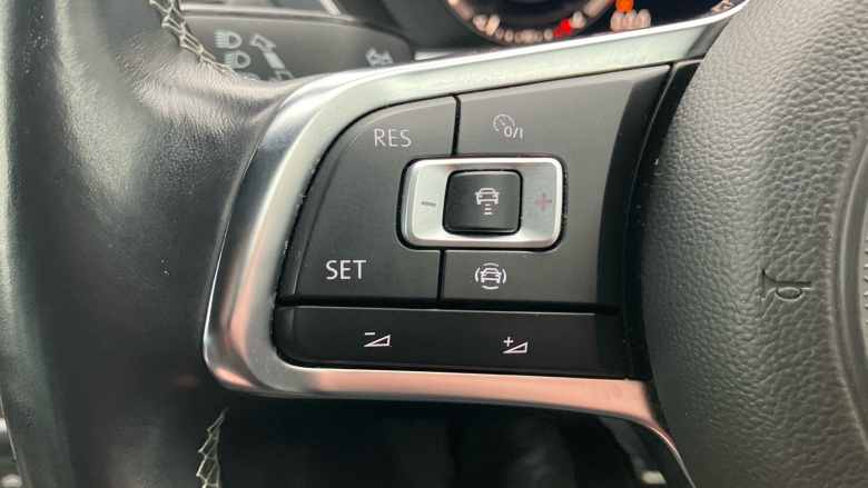 Volkswagen Tiguan 2.0 TDi 150 R-Line 5dr Diesel Estate